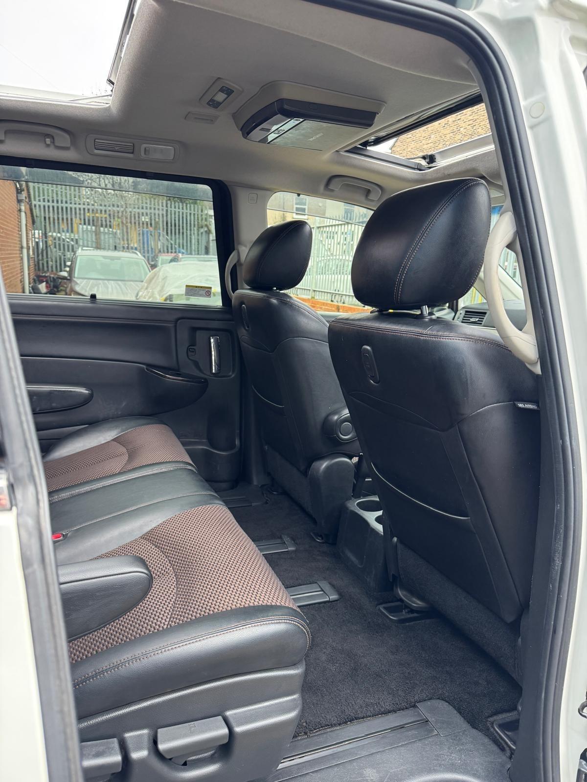 Nissan Elgrand - Image 31