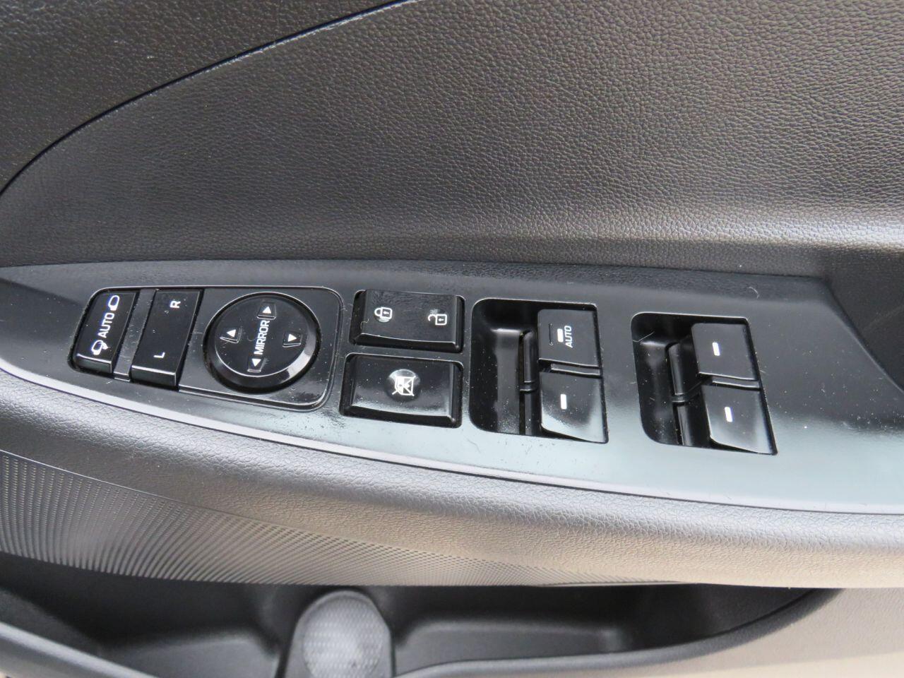 Hyundai Tucson - Image 12