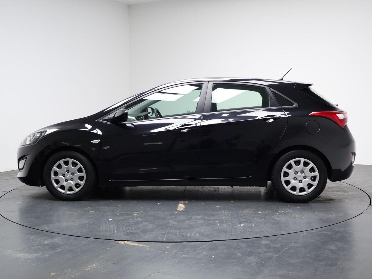 Hyundai i30 - Image 8