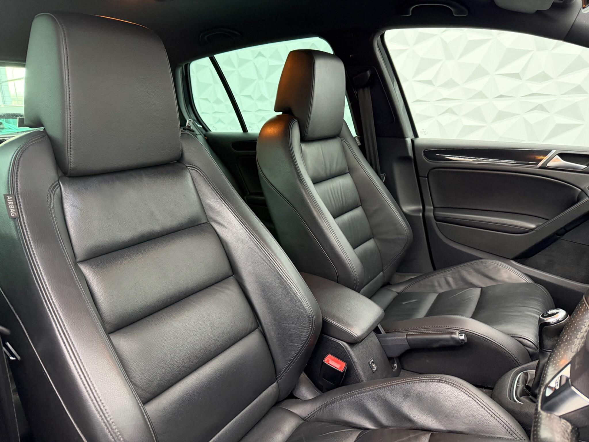 Volkswagen Golf - Image 18