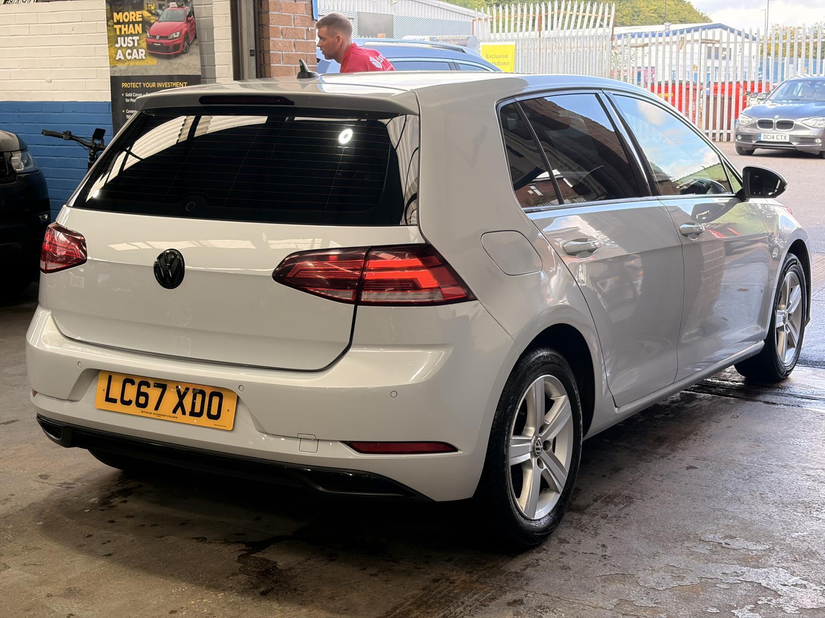 Volkswagen Golf - Image 7