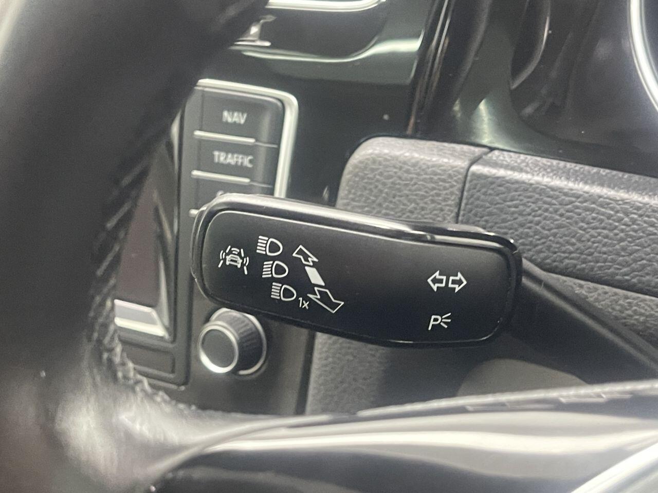 Volkswagen Golf - Image 21