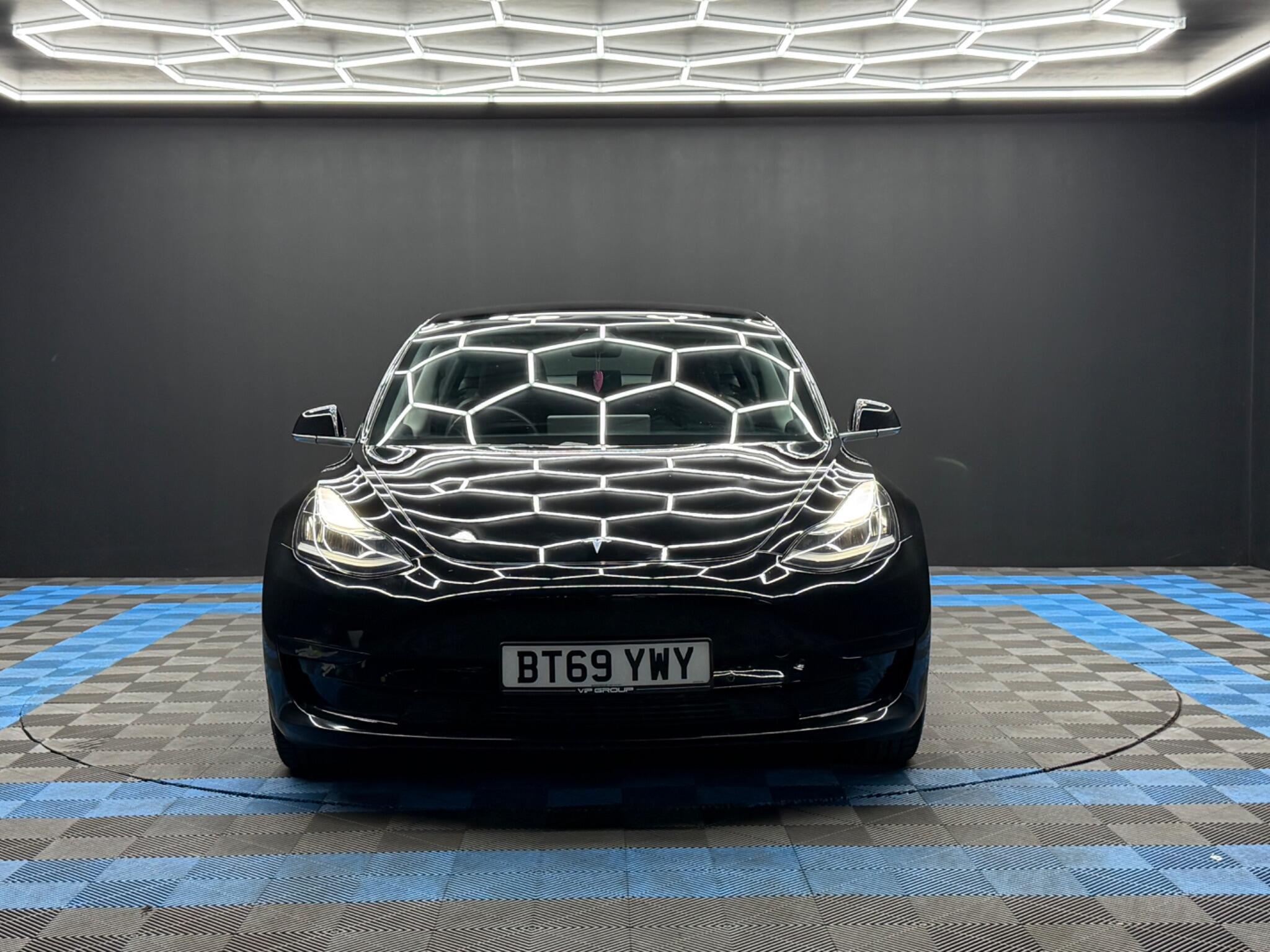 Tesla Model 3 - Image 2
