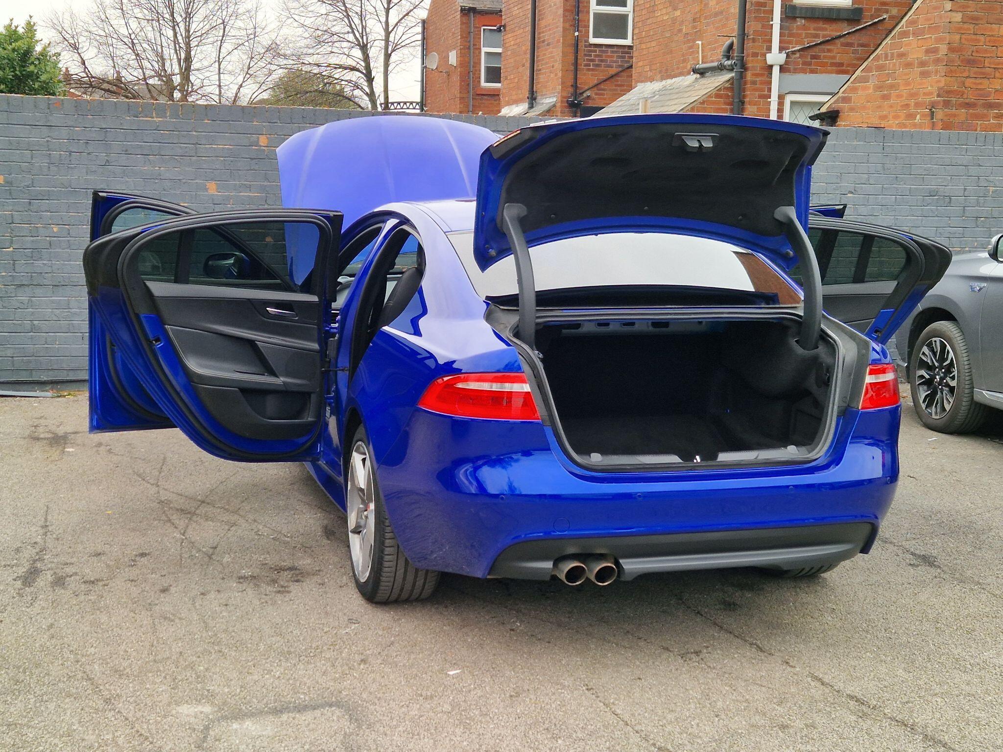 Jaguar XE - Image 19