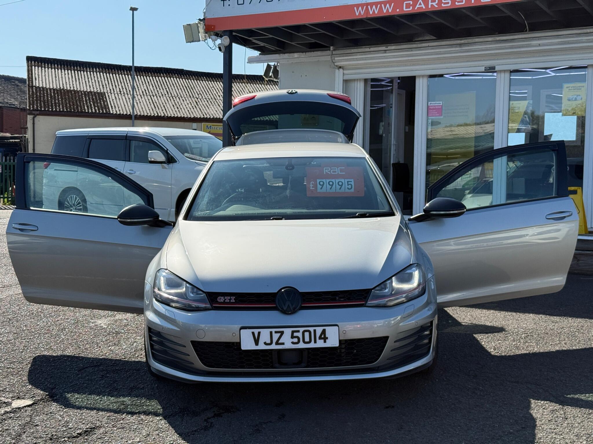 Volkswagen Golf - Image 12