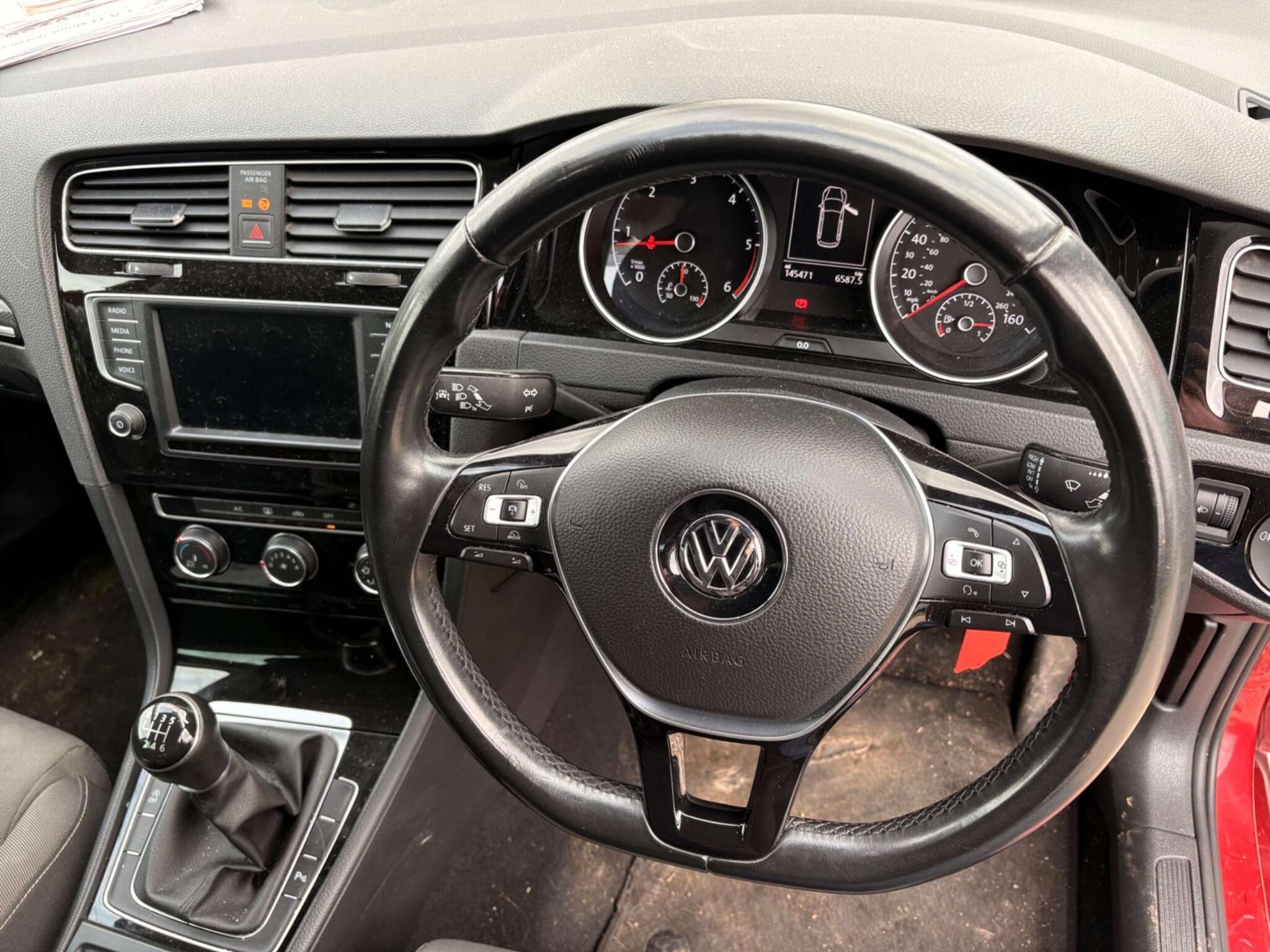 Volkswagen Golf - Image 9
