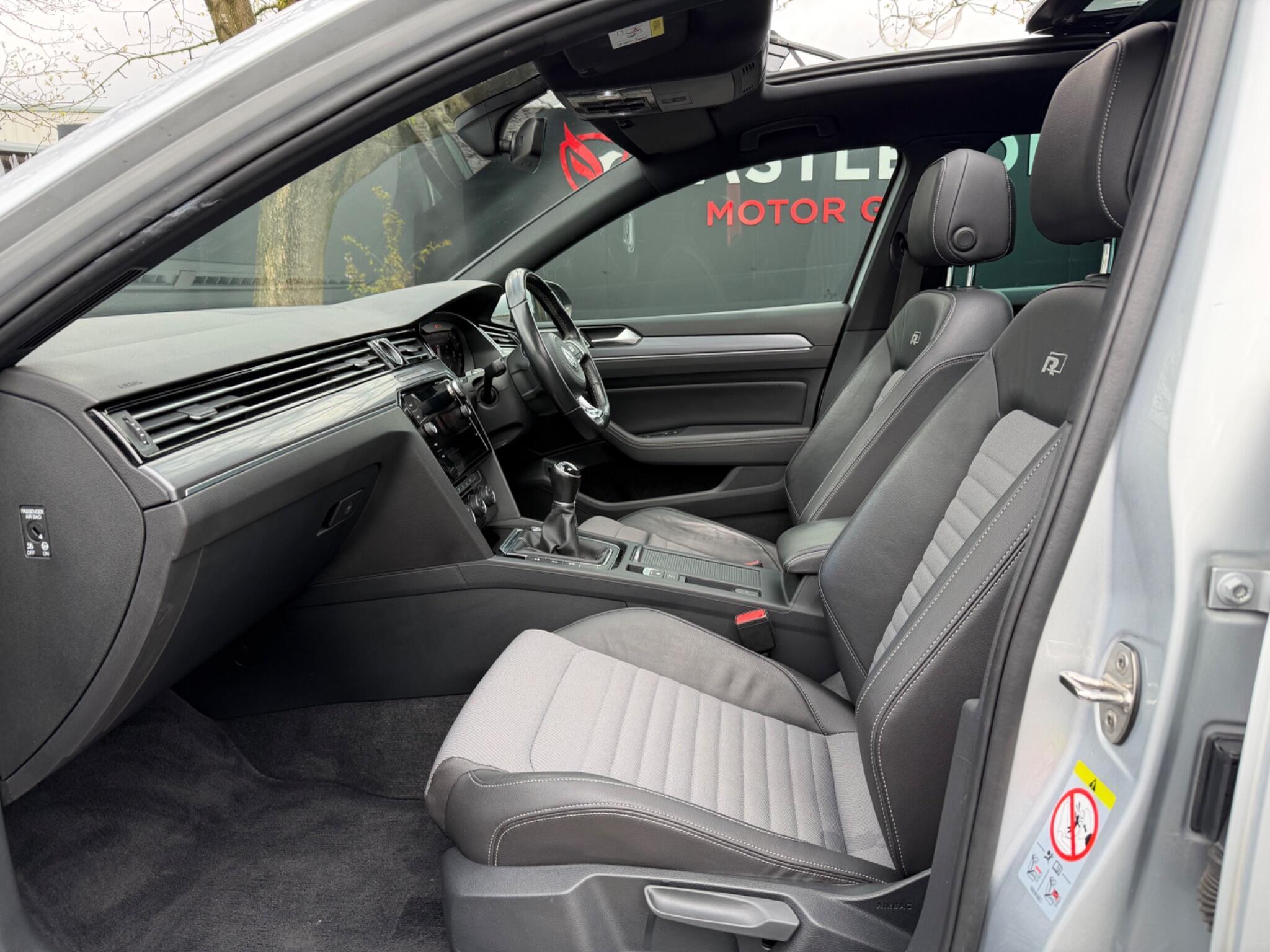 Volkswagen Passat - Image 15