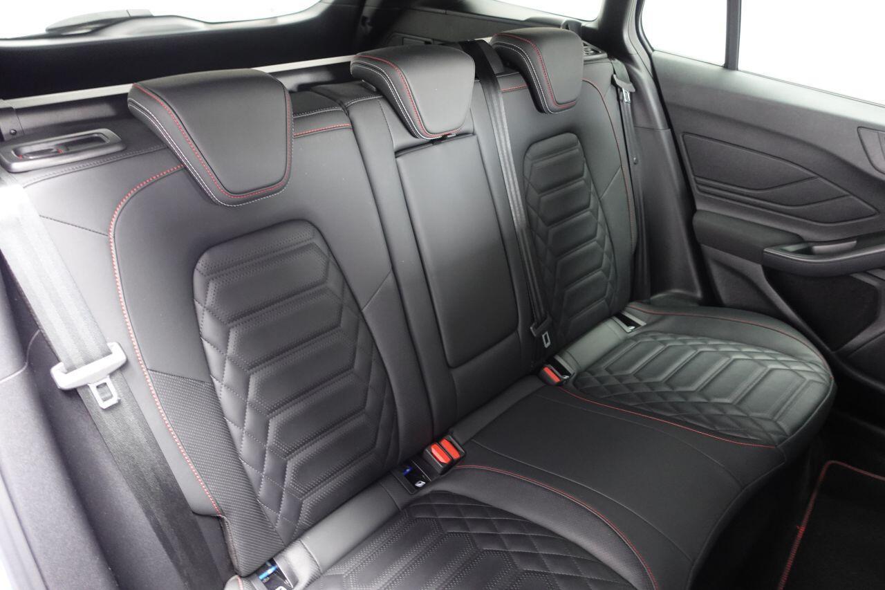 Ford Focus - Image 10