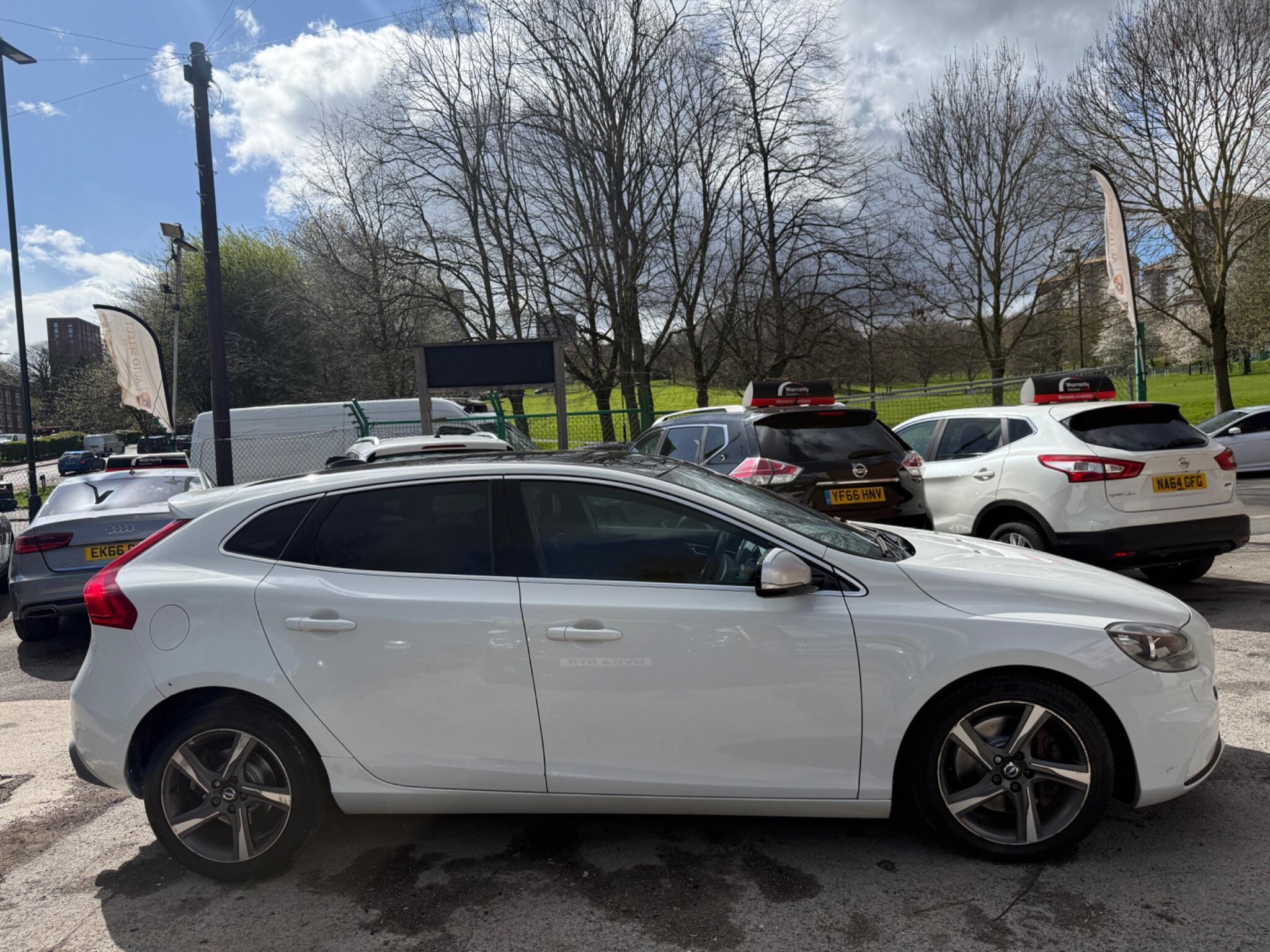 Volvo V40 - Image 8