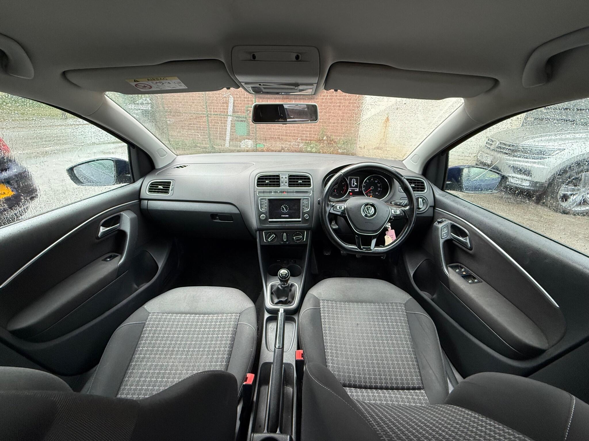 Volkswagen Polo - Image 13