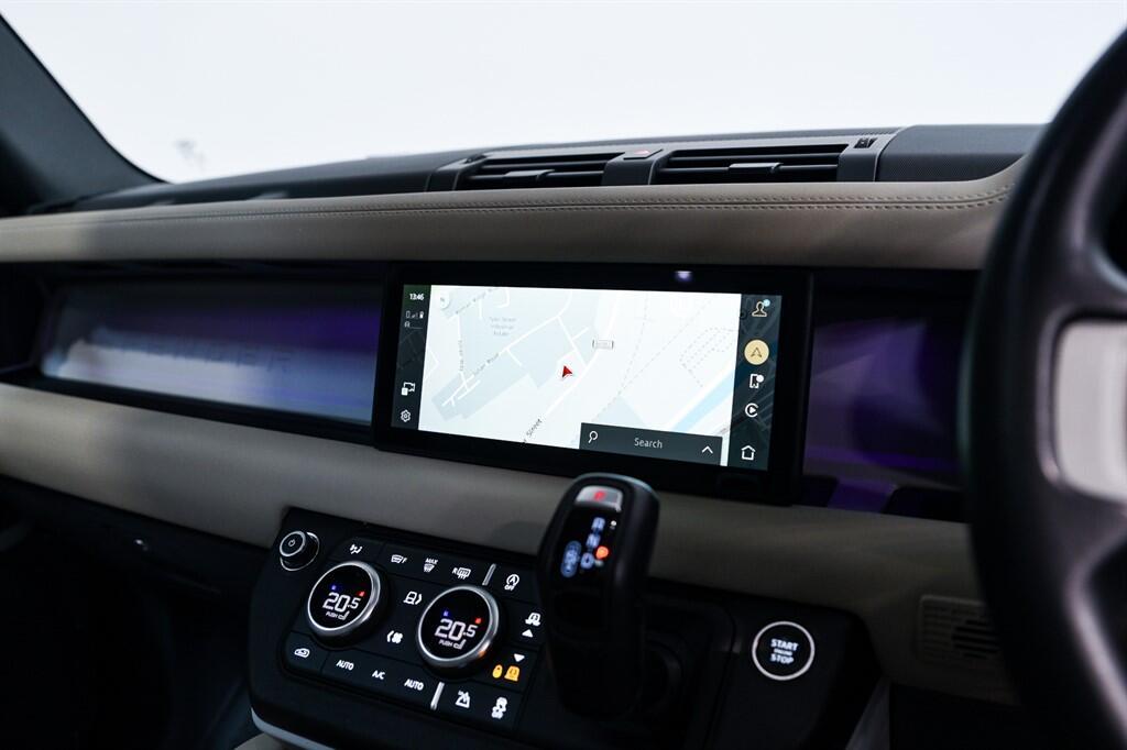 Land Rover Defender 110 - Image 15