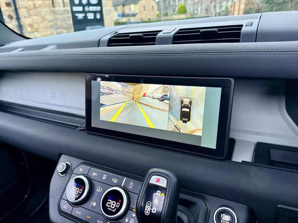 Land Rover Defender 90 - Image 31