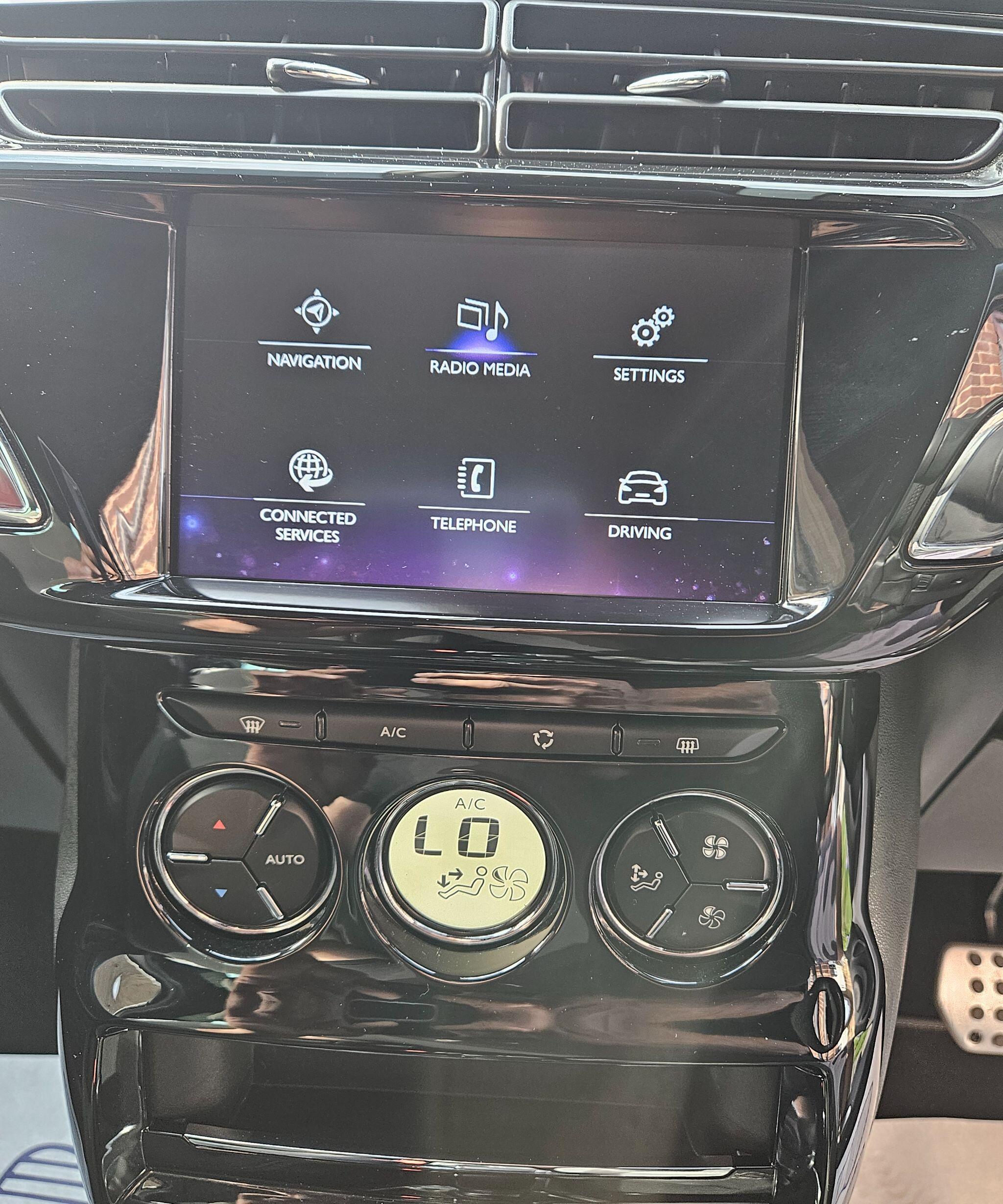 DS AUTOMOBILES DS 3 - Image 21