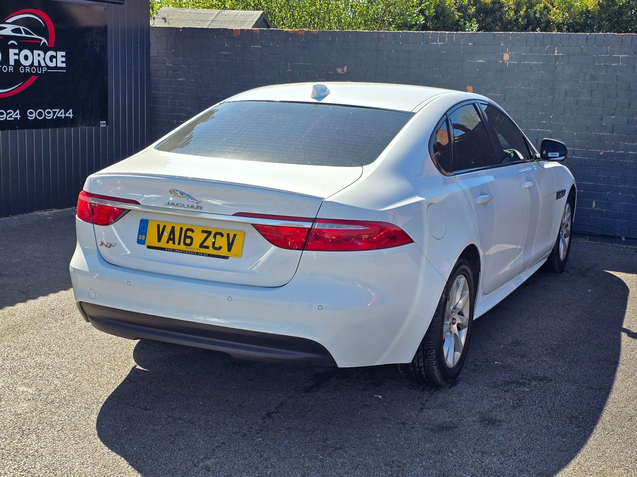Jaguar XF - Image 9