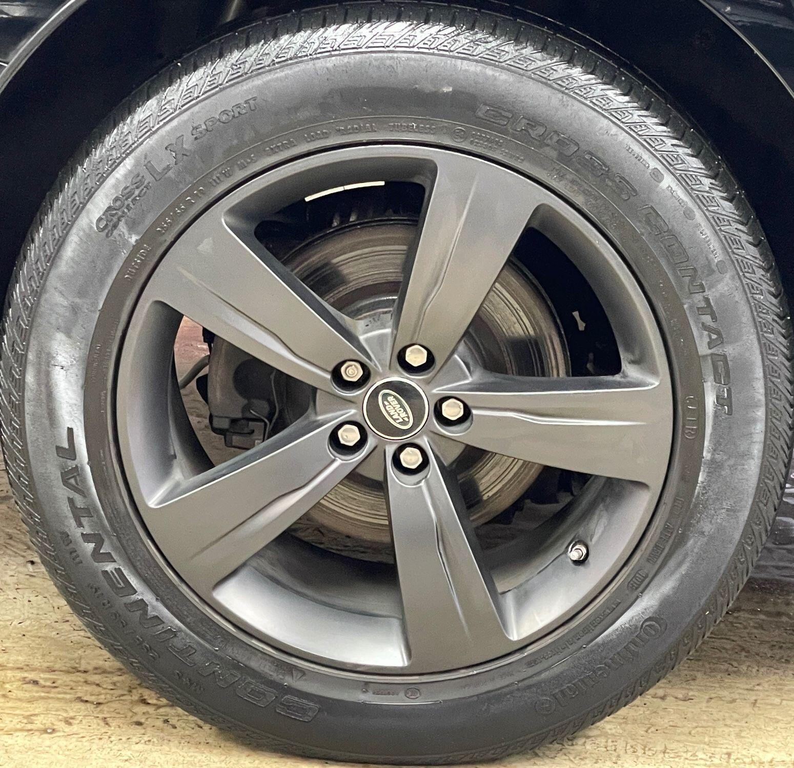 Land Rover Range Rover Velar - Image 15