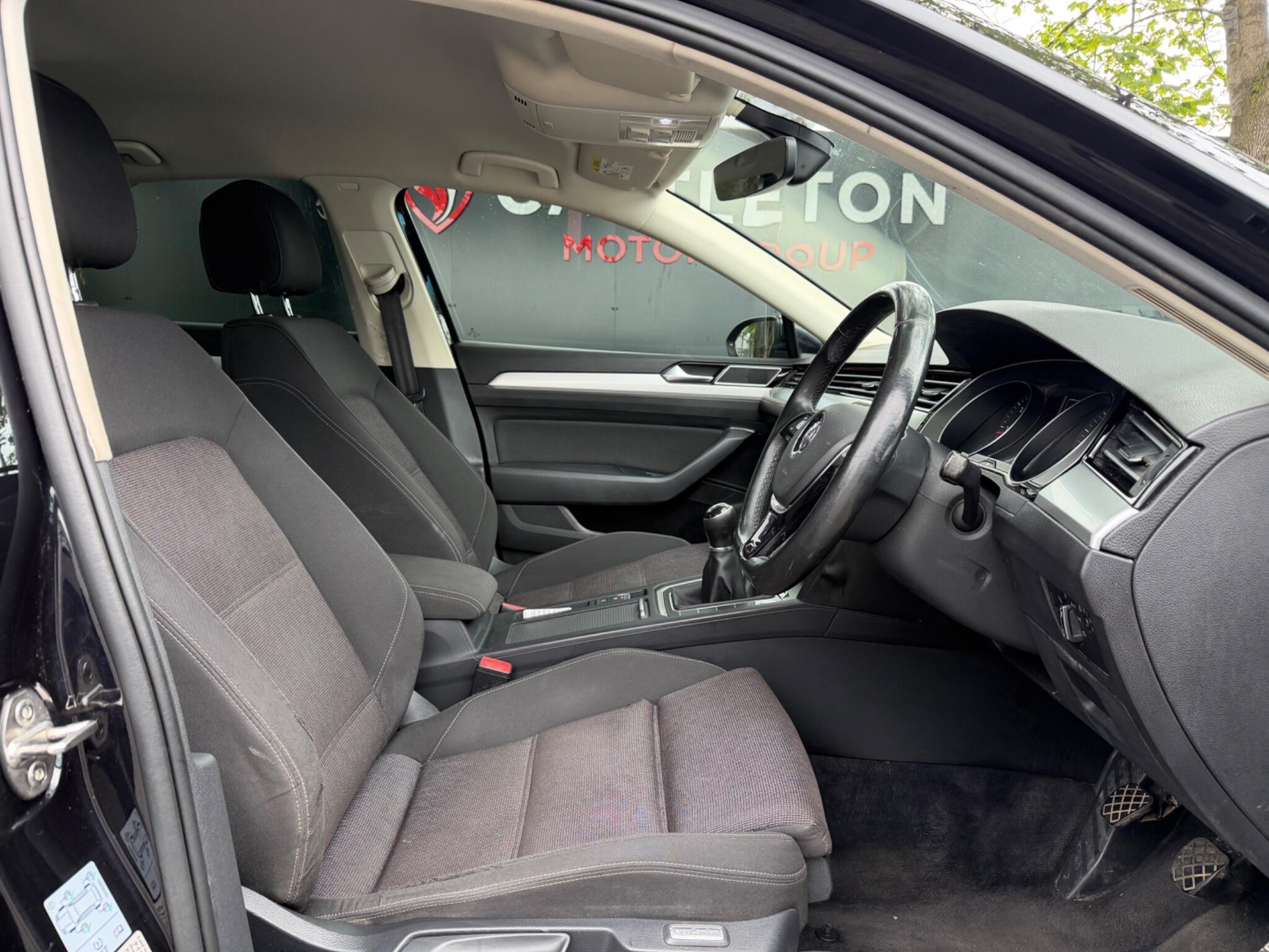 Volkswagen Passat - Image 15