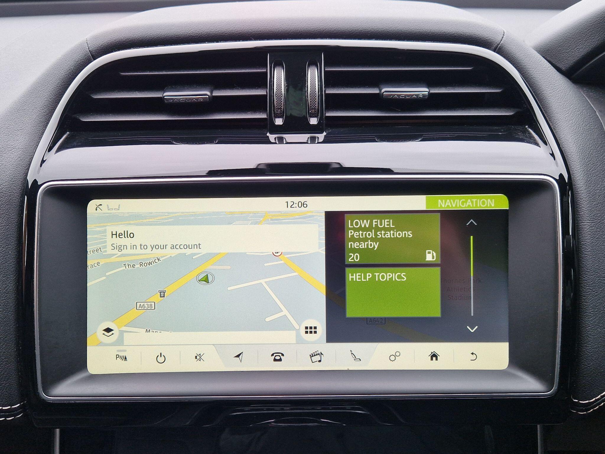 Jaguar XE - Image 27