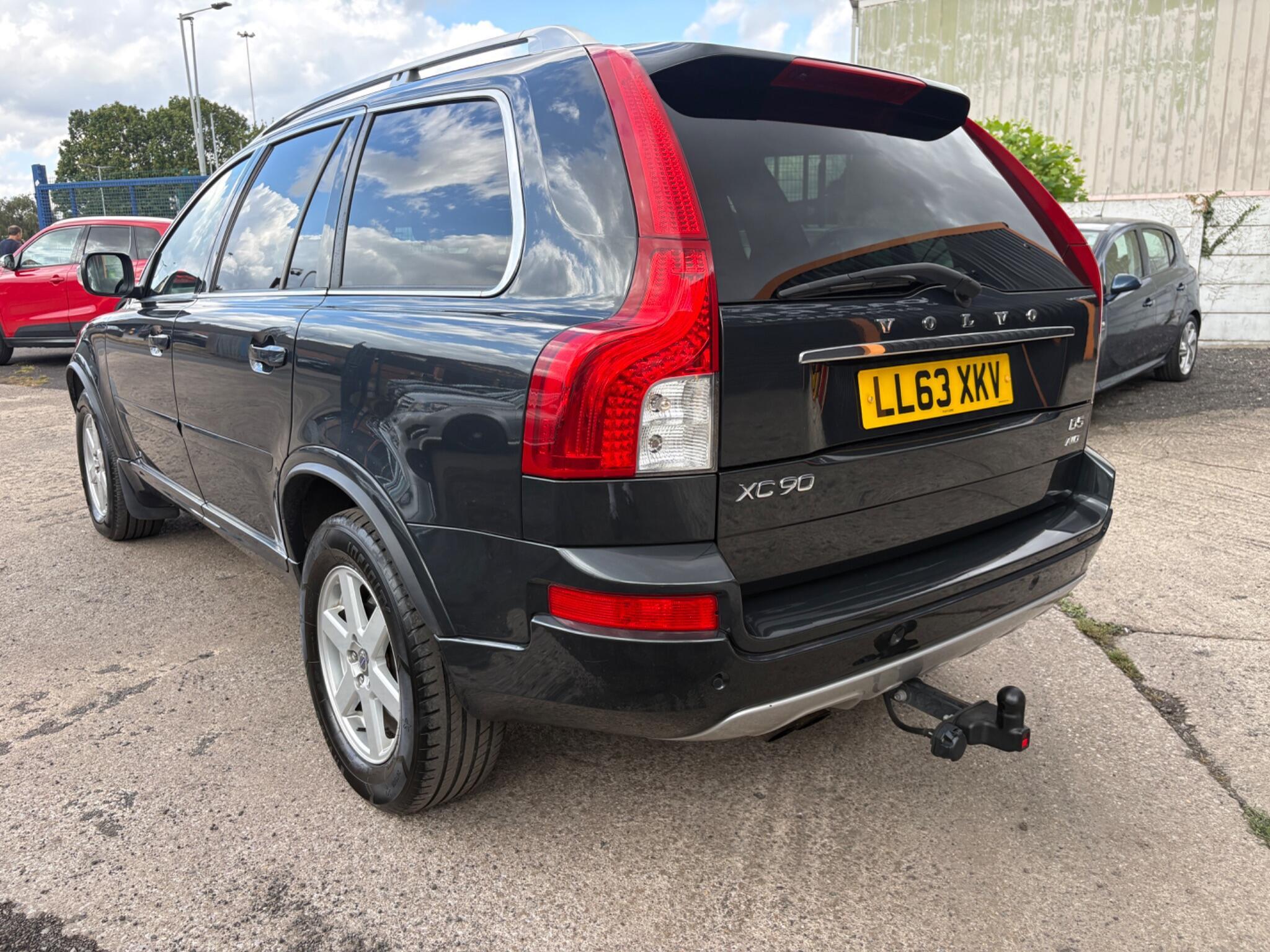 Volvo XC90 - Image 11