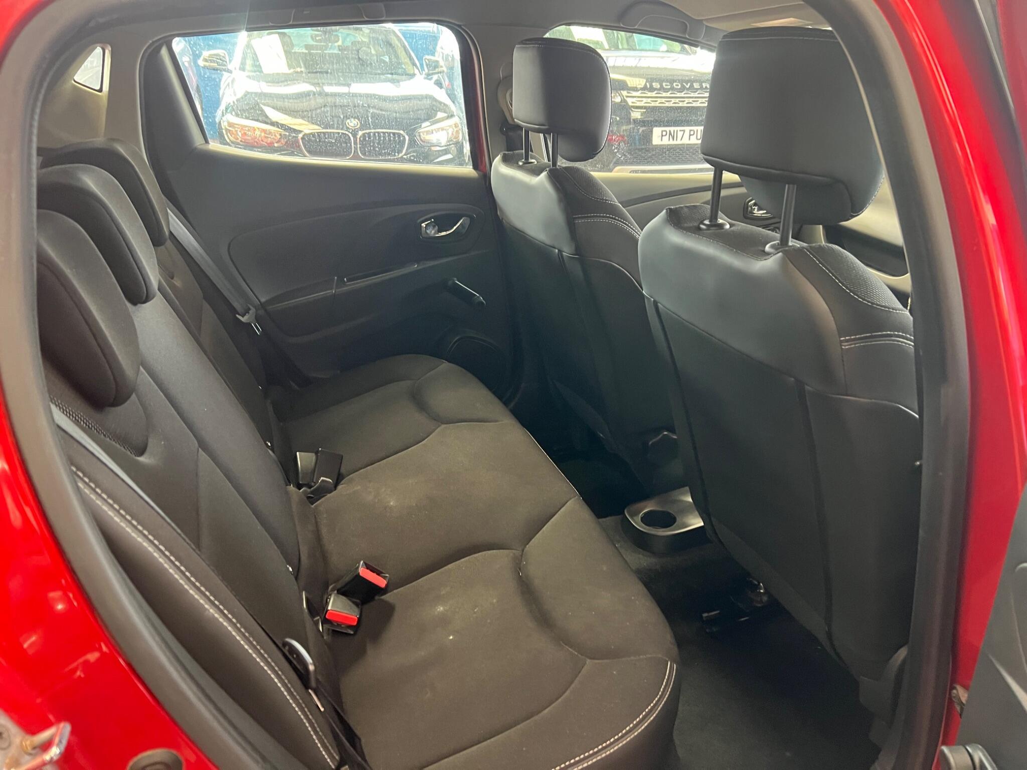 Renault Clio - Image 17