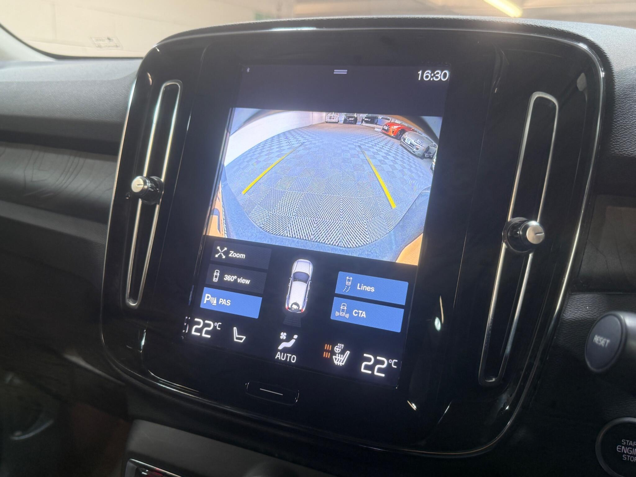 Volvo XC40 - Image 13