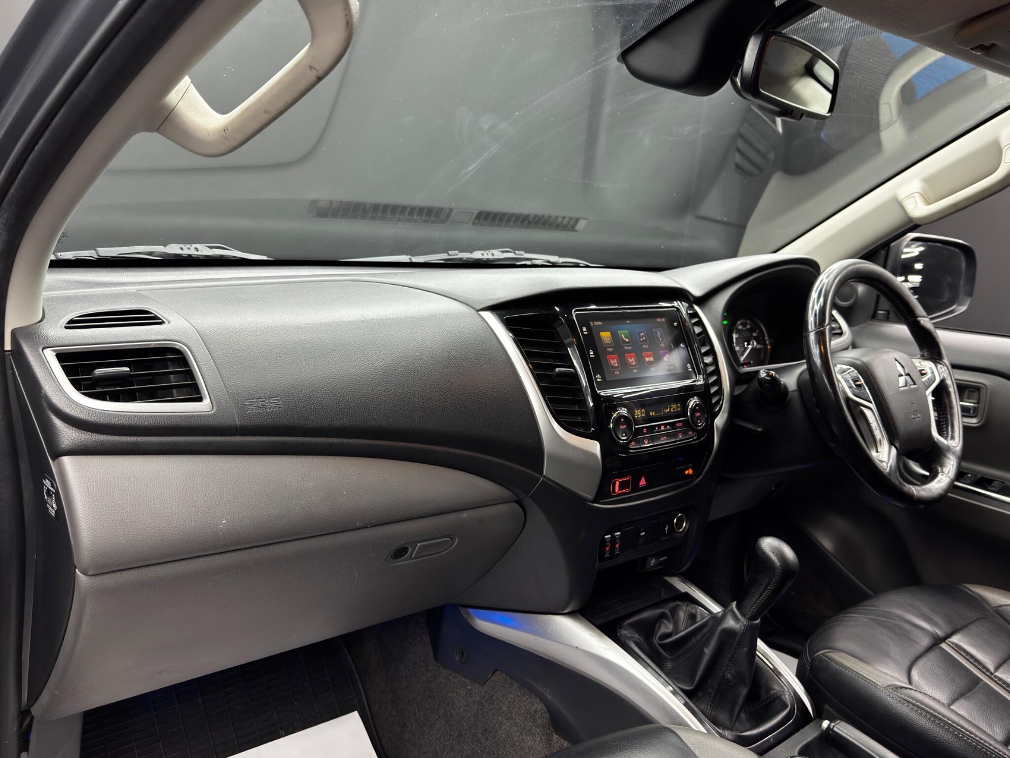 Mitsubishi L200 - Image 11