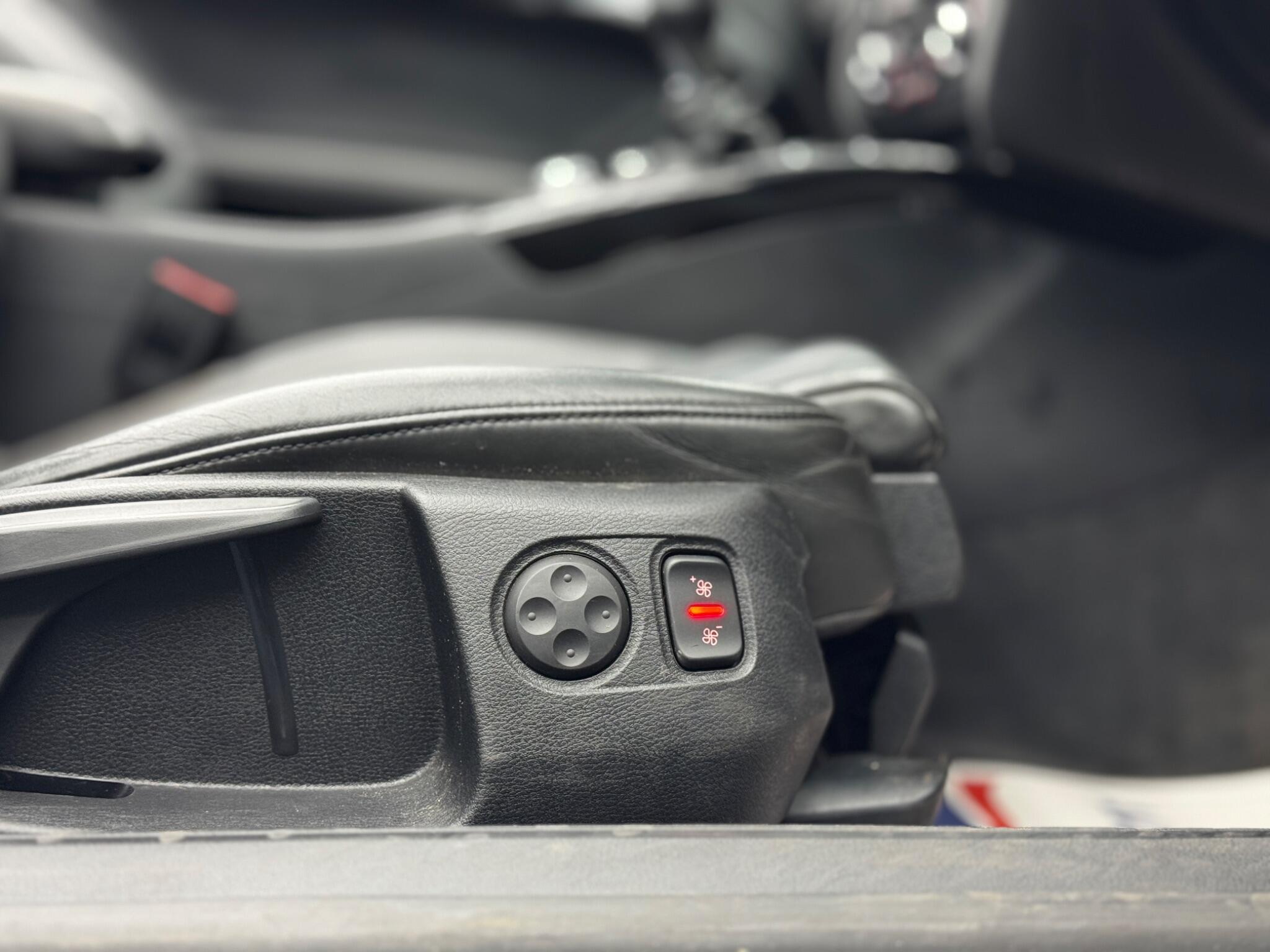 Audi A5 CABRIOLET - Image 40