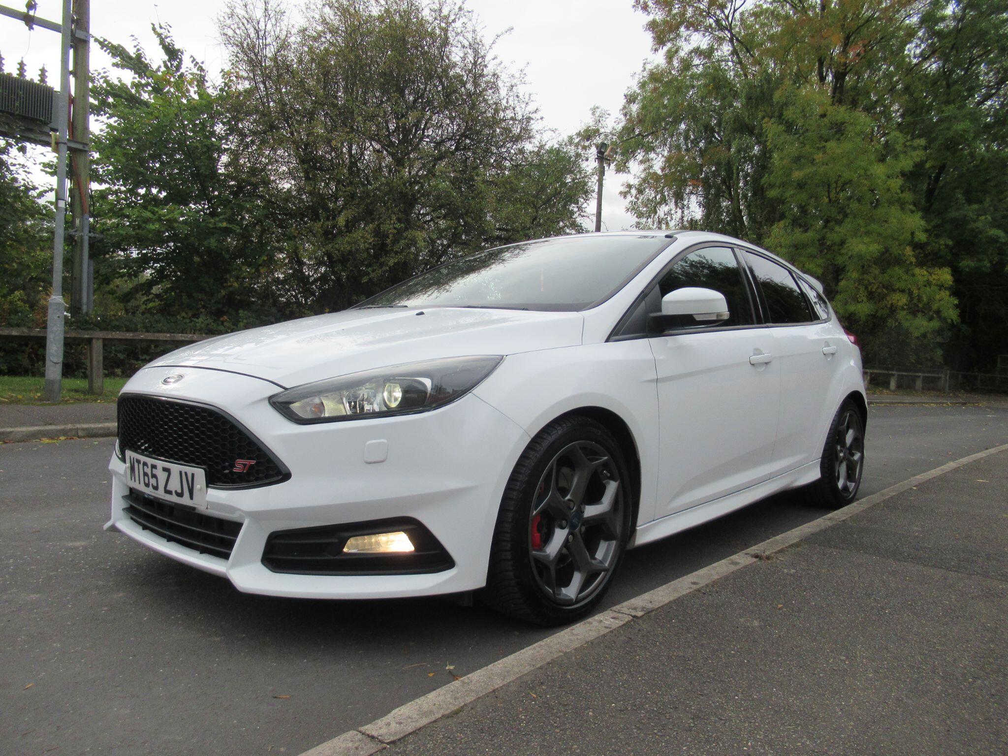 Ford Focus - Image 8