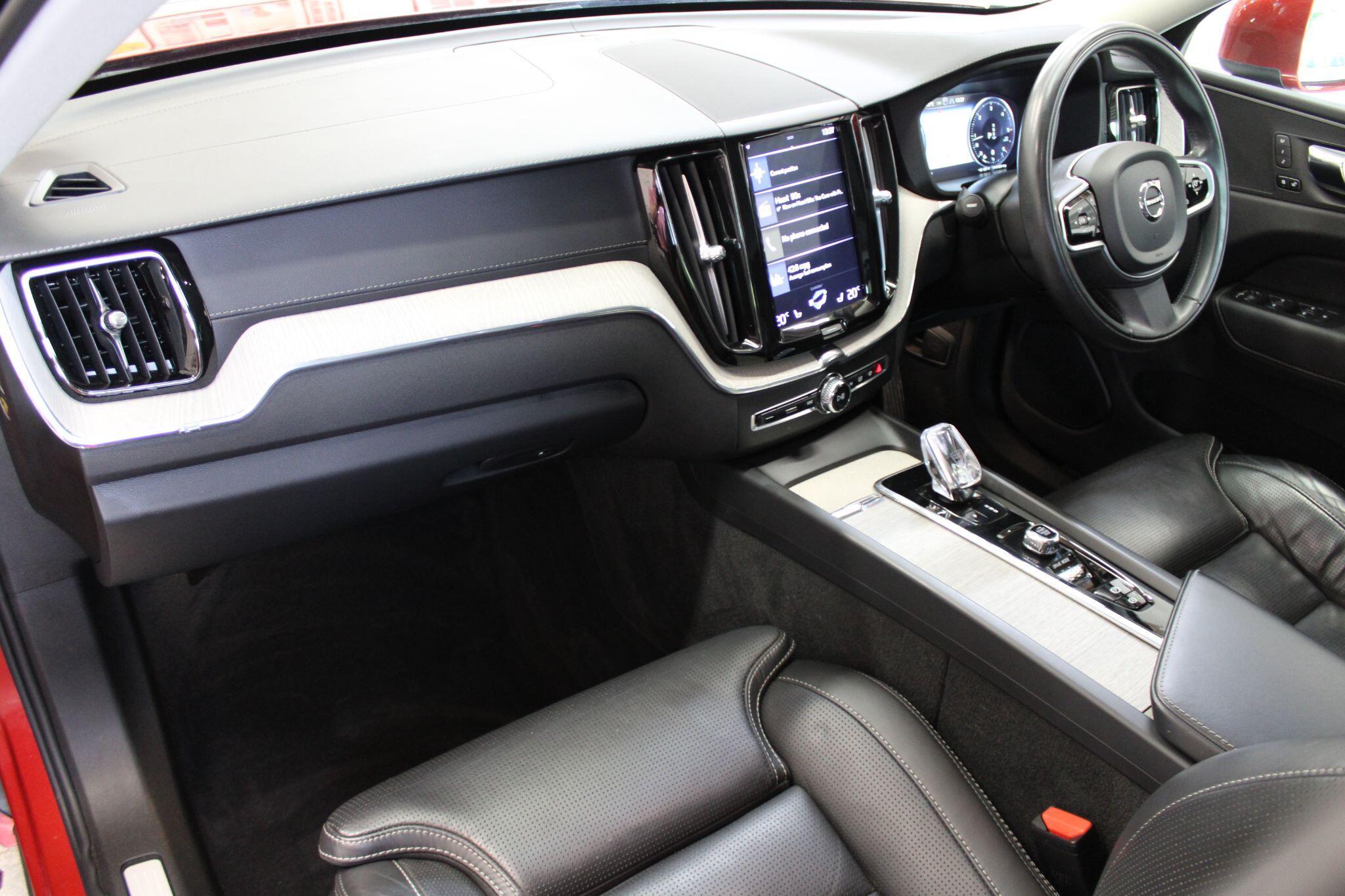 Volvo XC60 - Image 32