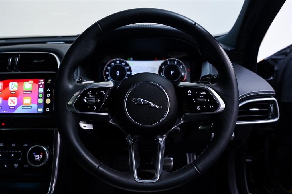 Jaguar XE - Image 26