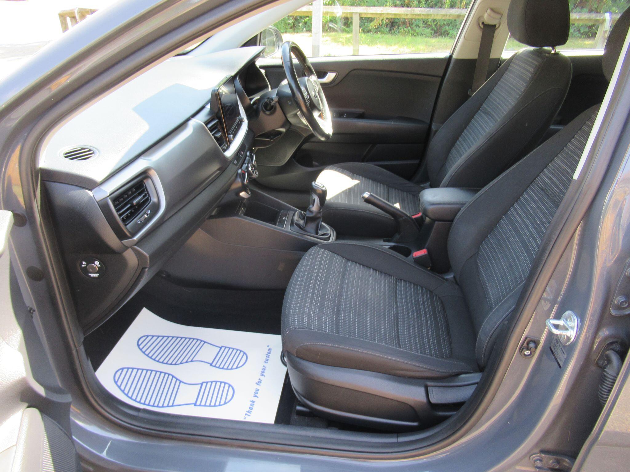 Kia Stonic - Image 13