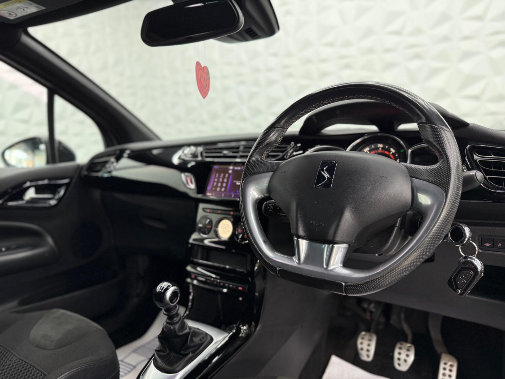 DS AUTOMOBILES DS 3 CABRIO - Image 17