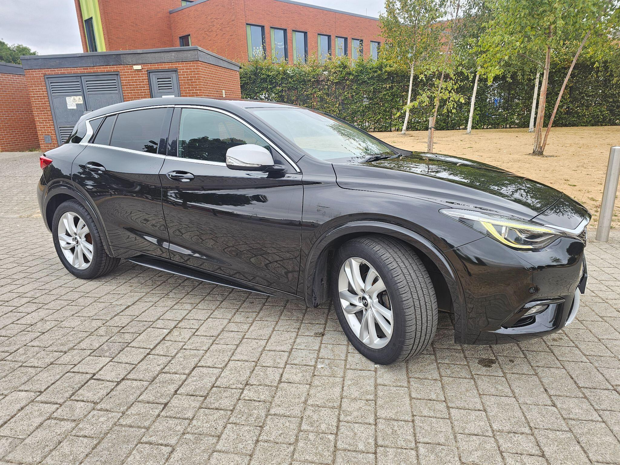 Infiniti Q30 - Image 4