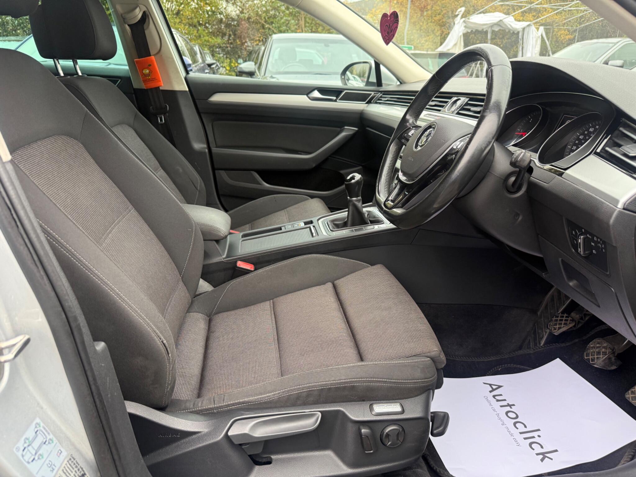 Volkswagen Passat - Image 22