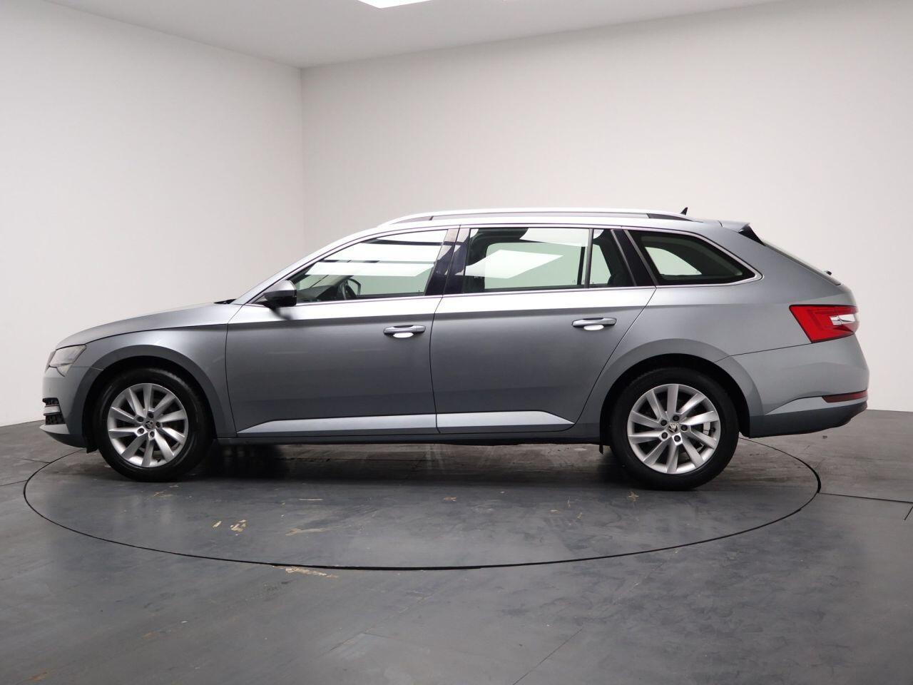 Skoda Superb - Image 18