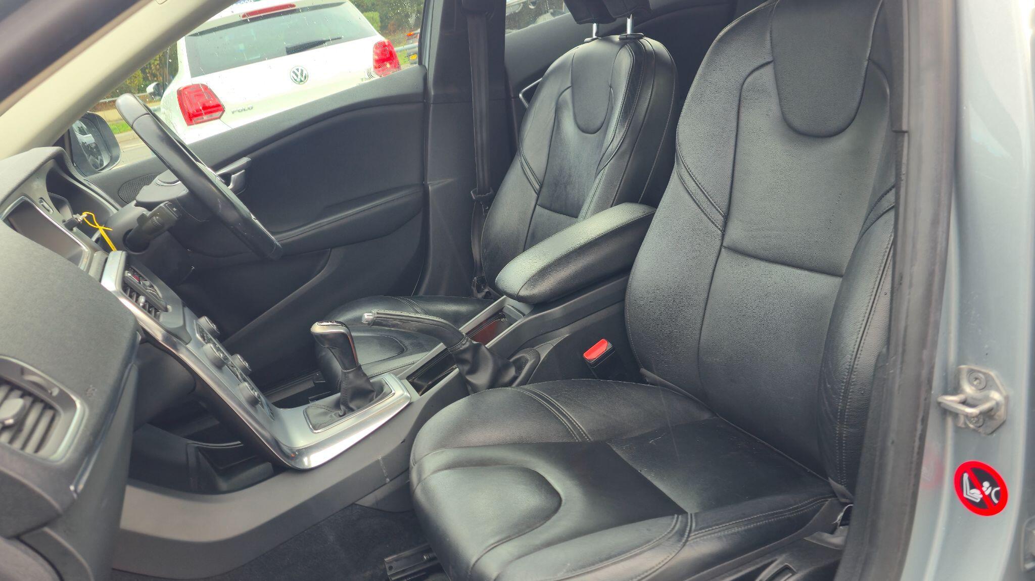 Volvo V40 - Image 16