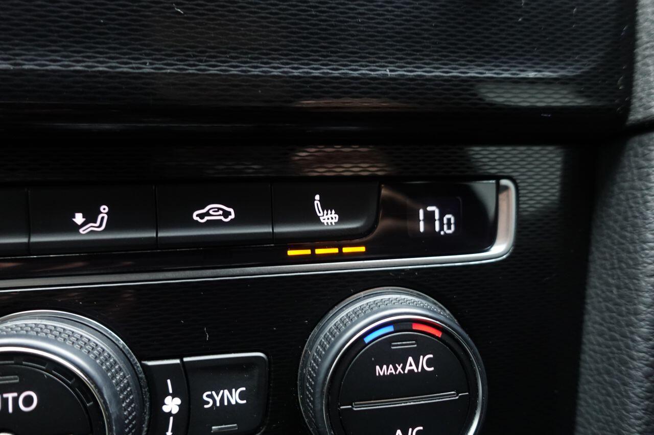 Volkswagen Golf - Image 44