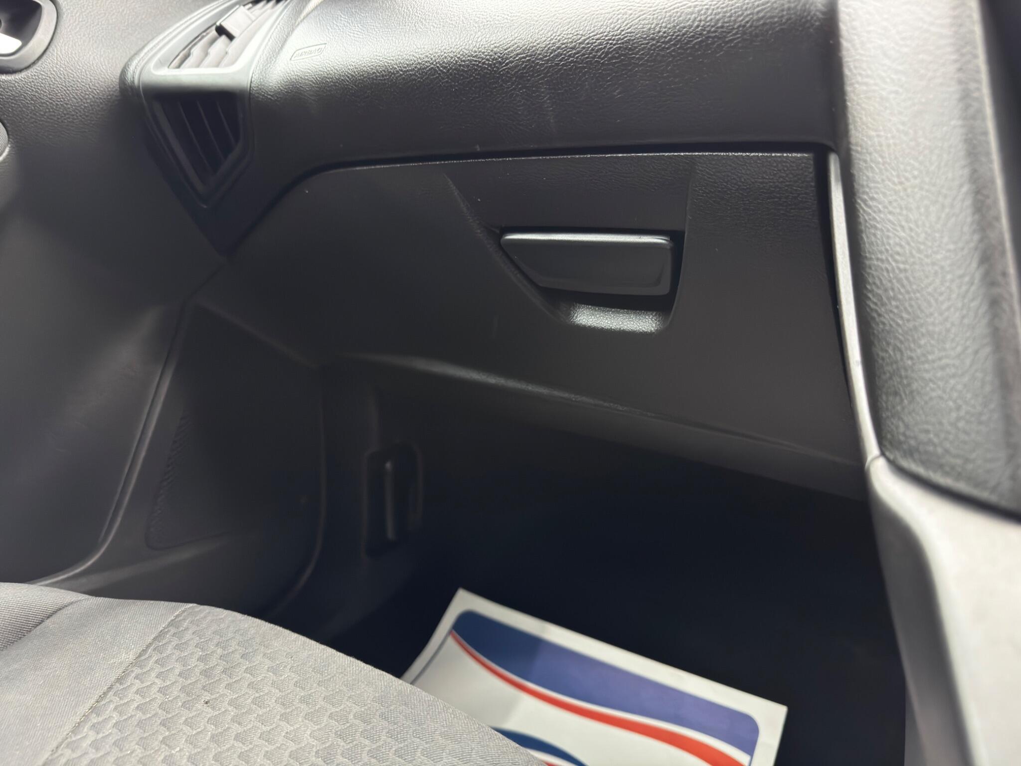Ford Focus - Image 31