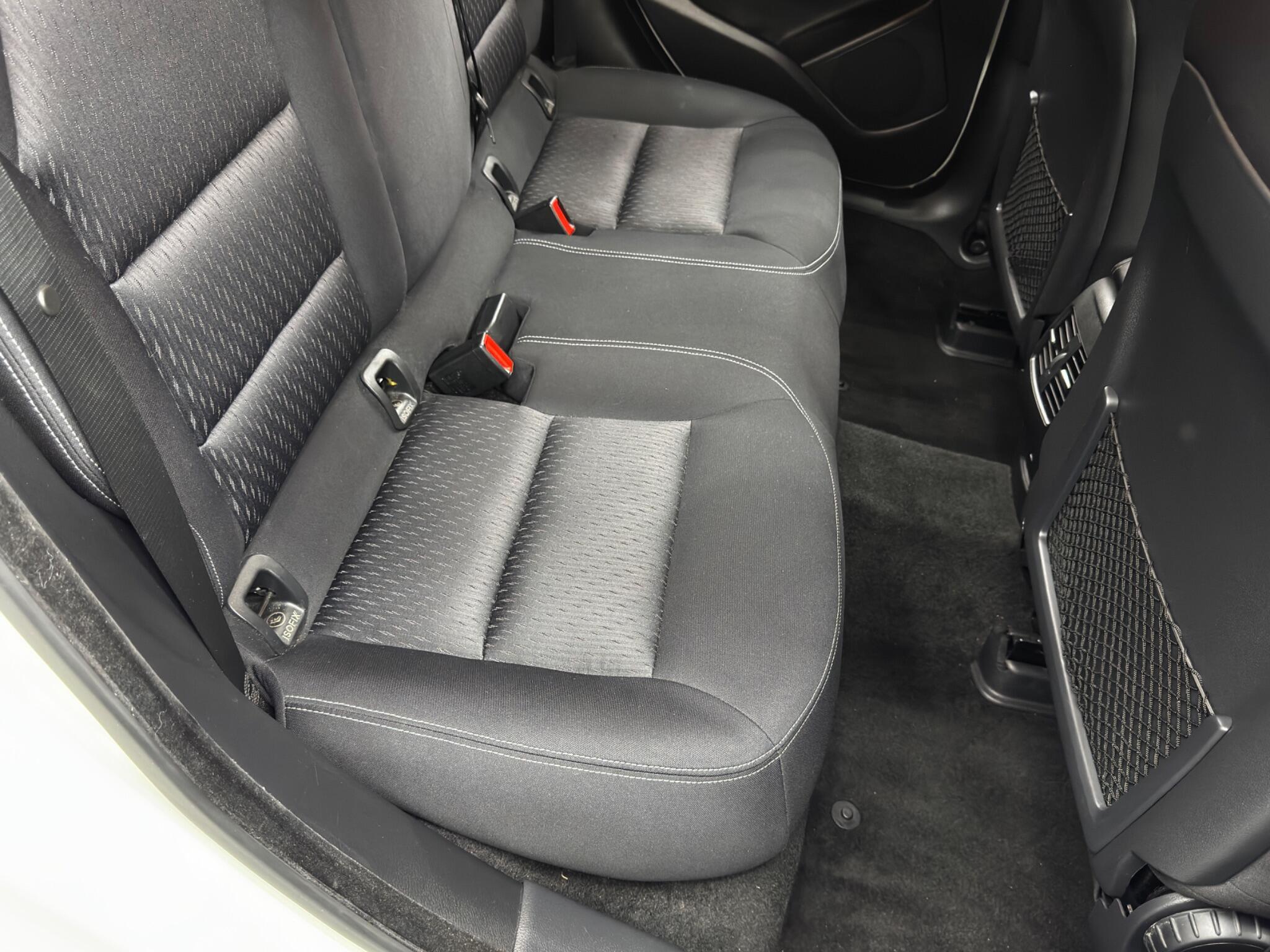 Infiniti Q30 - Image 16