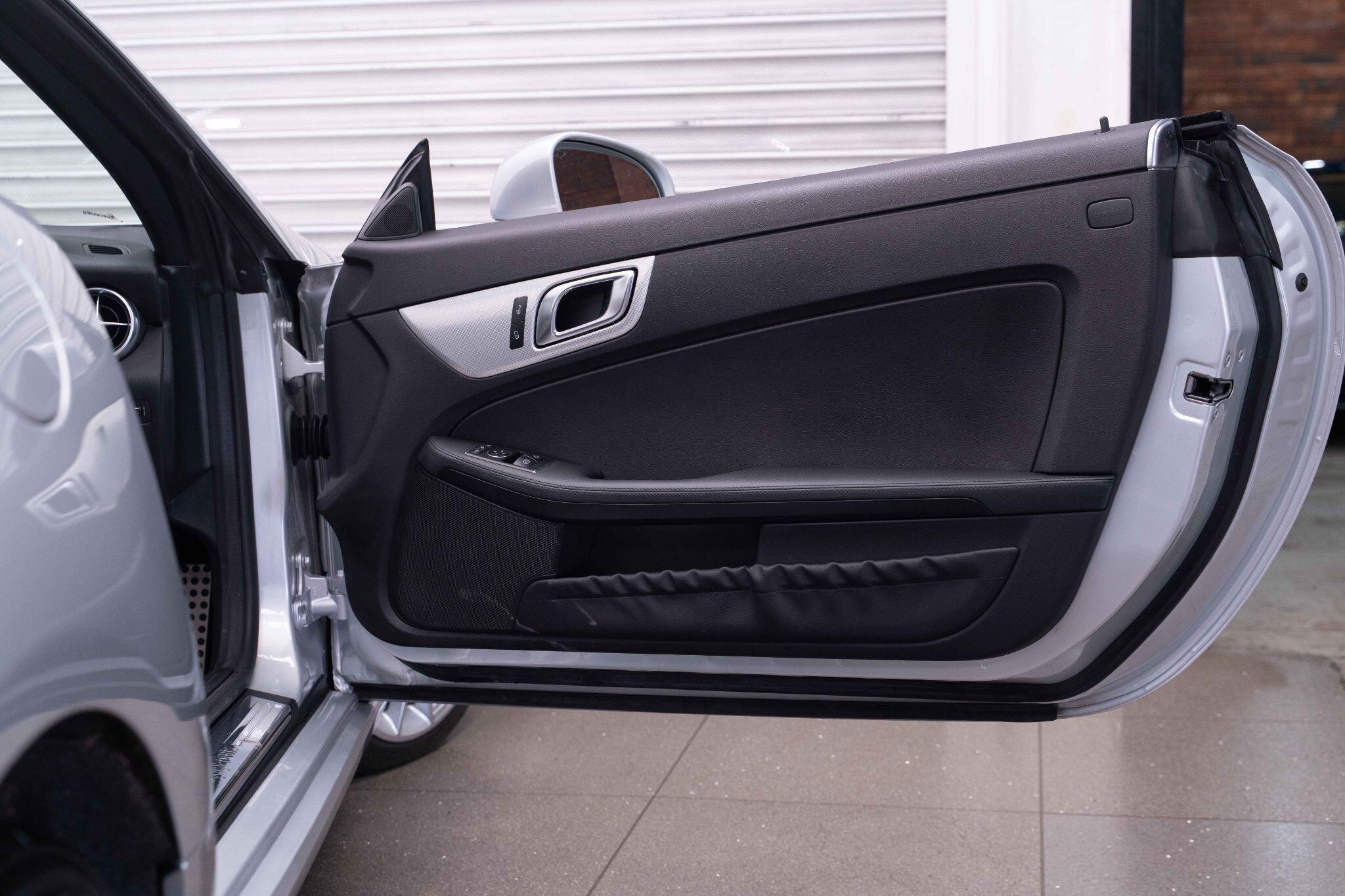 Mercedes SLC - Image 17