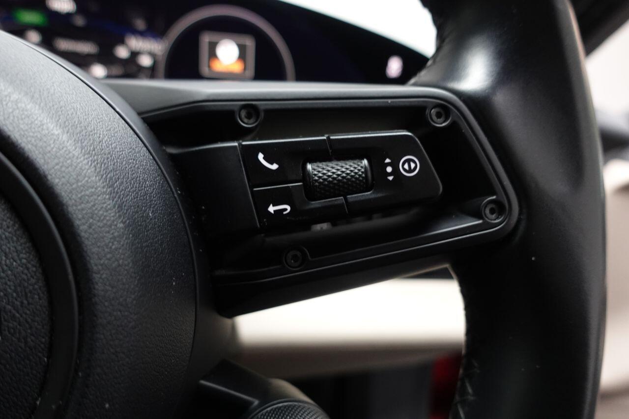 Porsche Taycan - Image 30