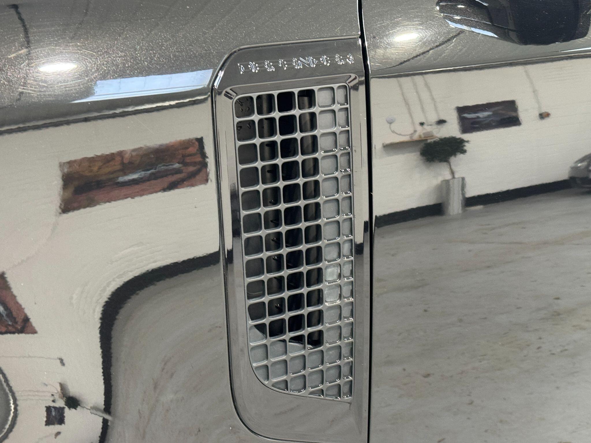 Land Rover Defender 90 - Image 73