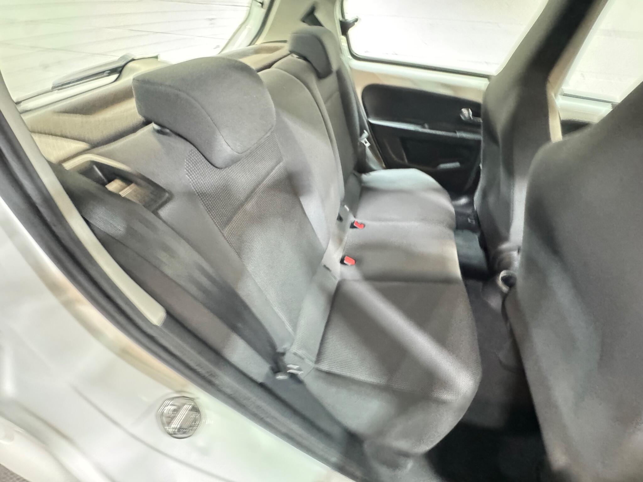 Volkswagen up! - Image 11