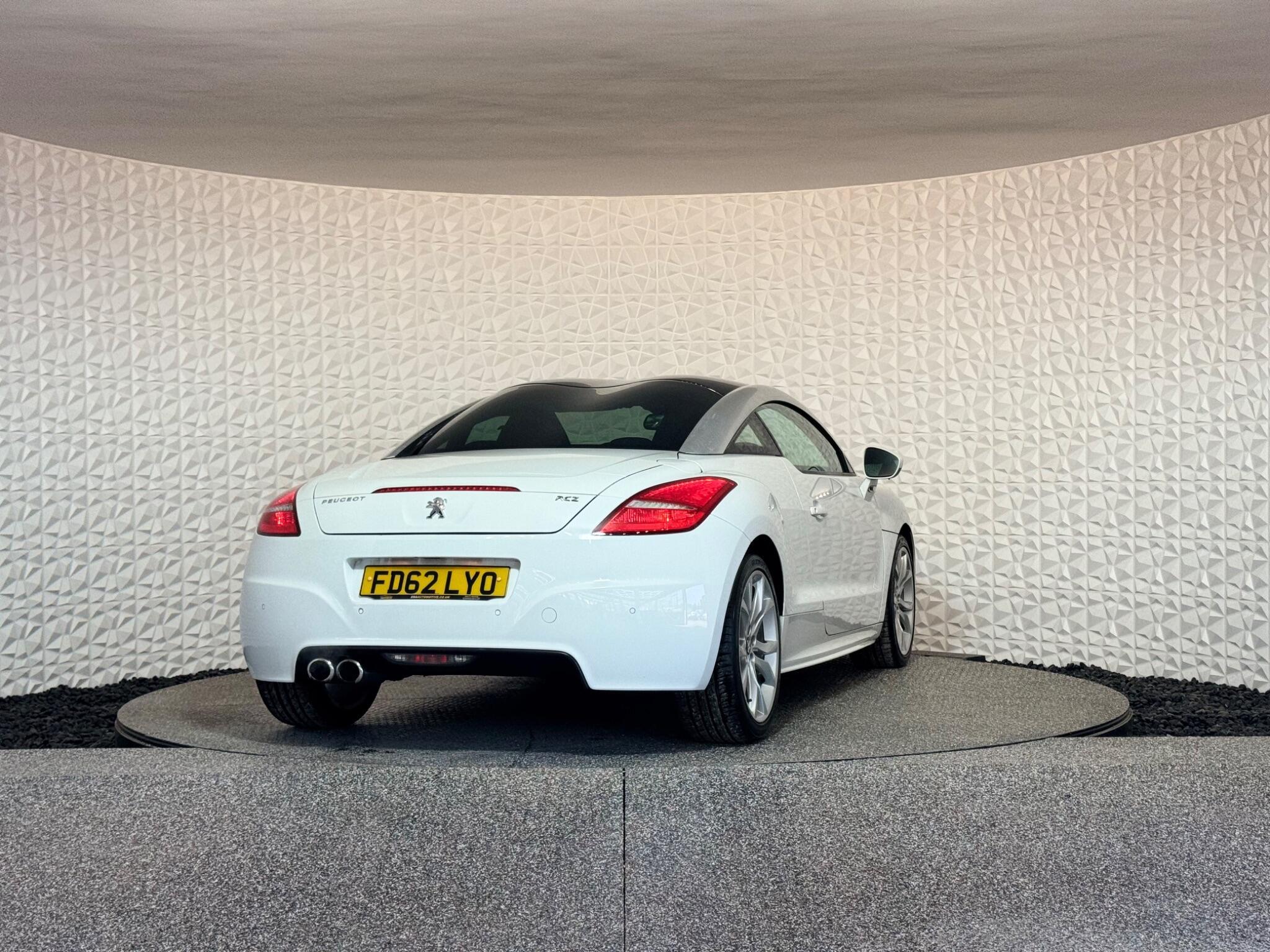 Peugeot RCZ - Image 11