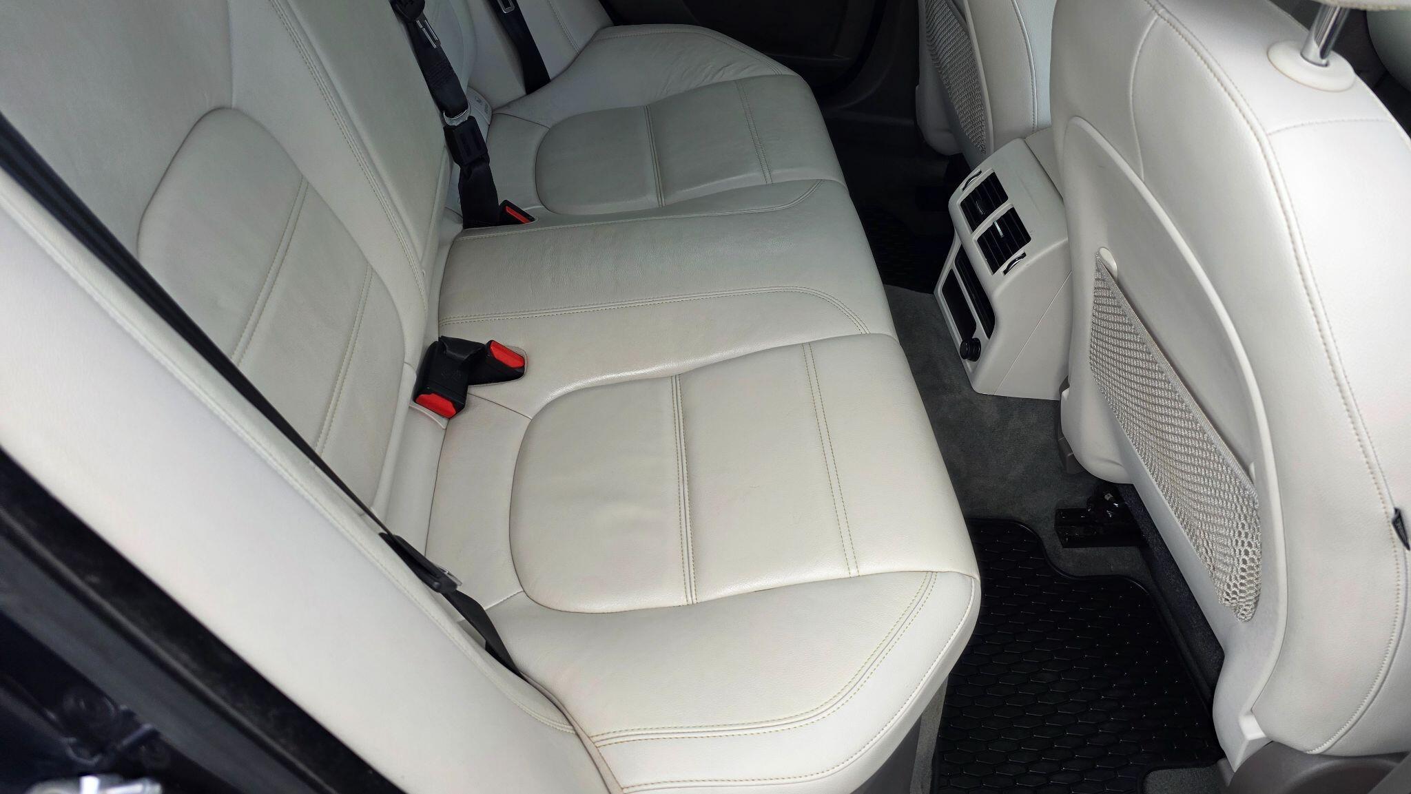 Jaguar XE - Image 26