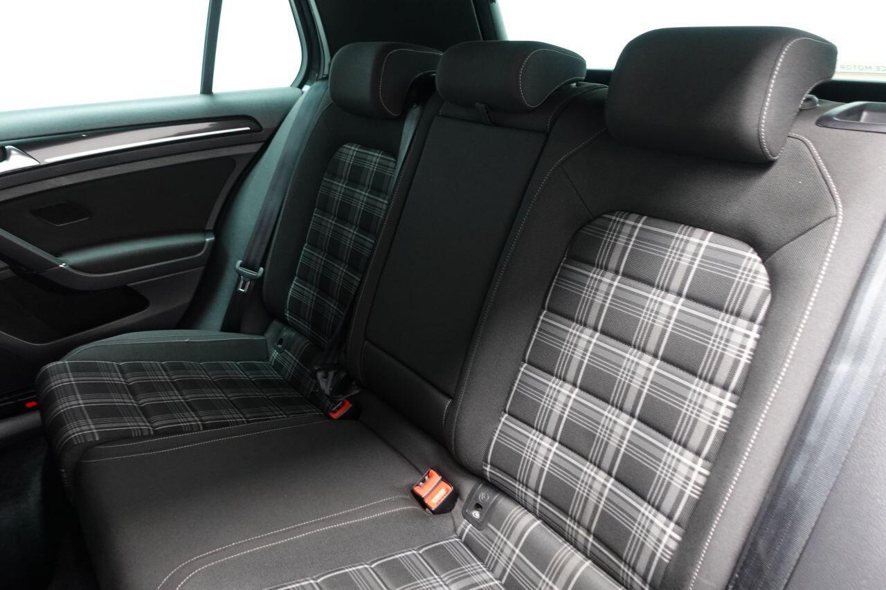 Volkswagen Golf - Image 21
