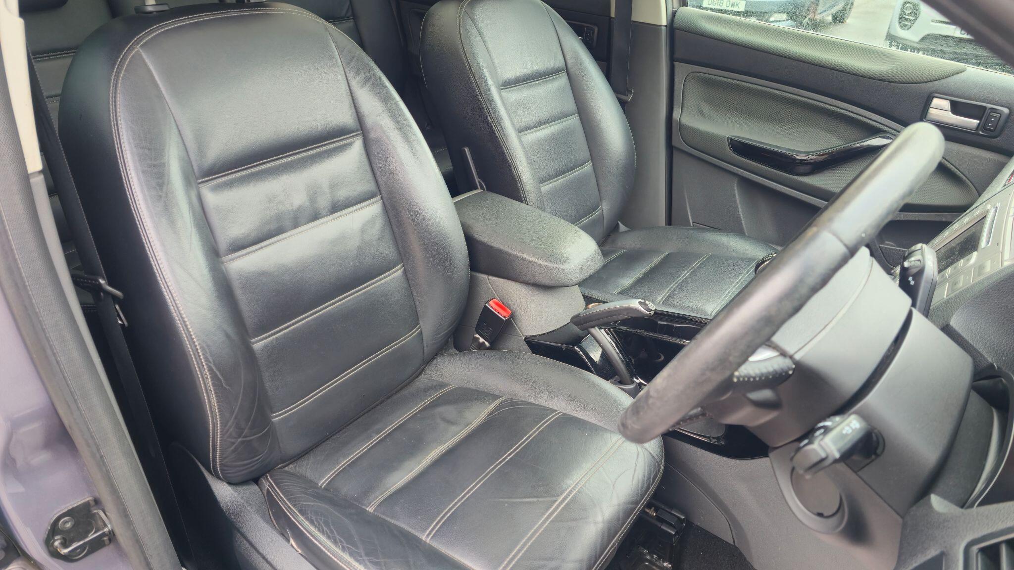 Ford Kuga - Image 18