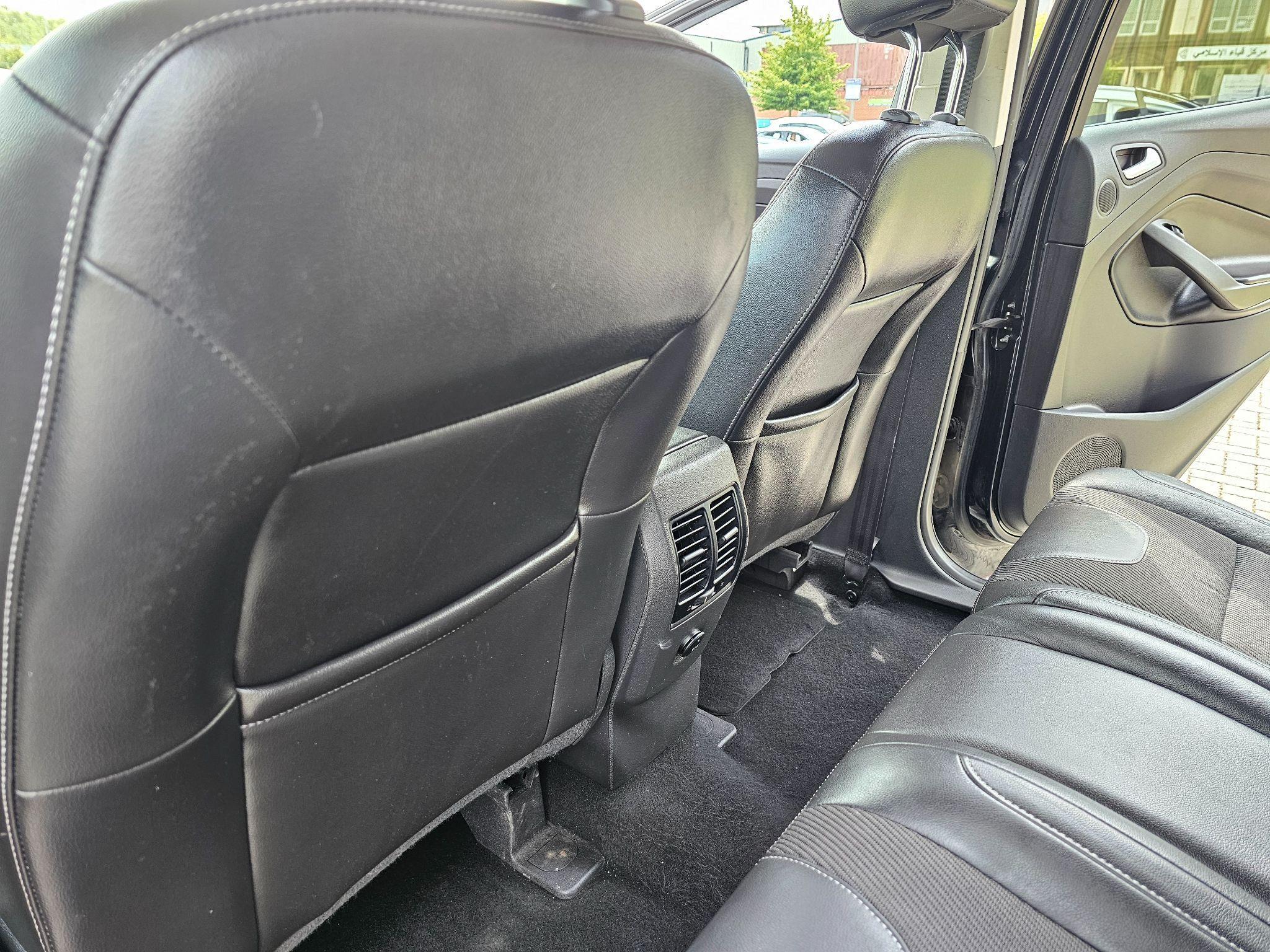 Ford Kuga - Image 19