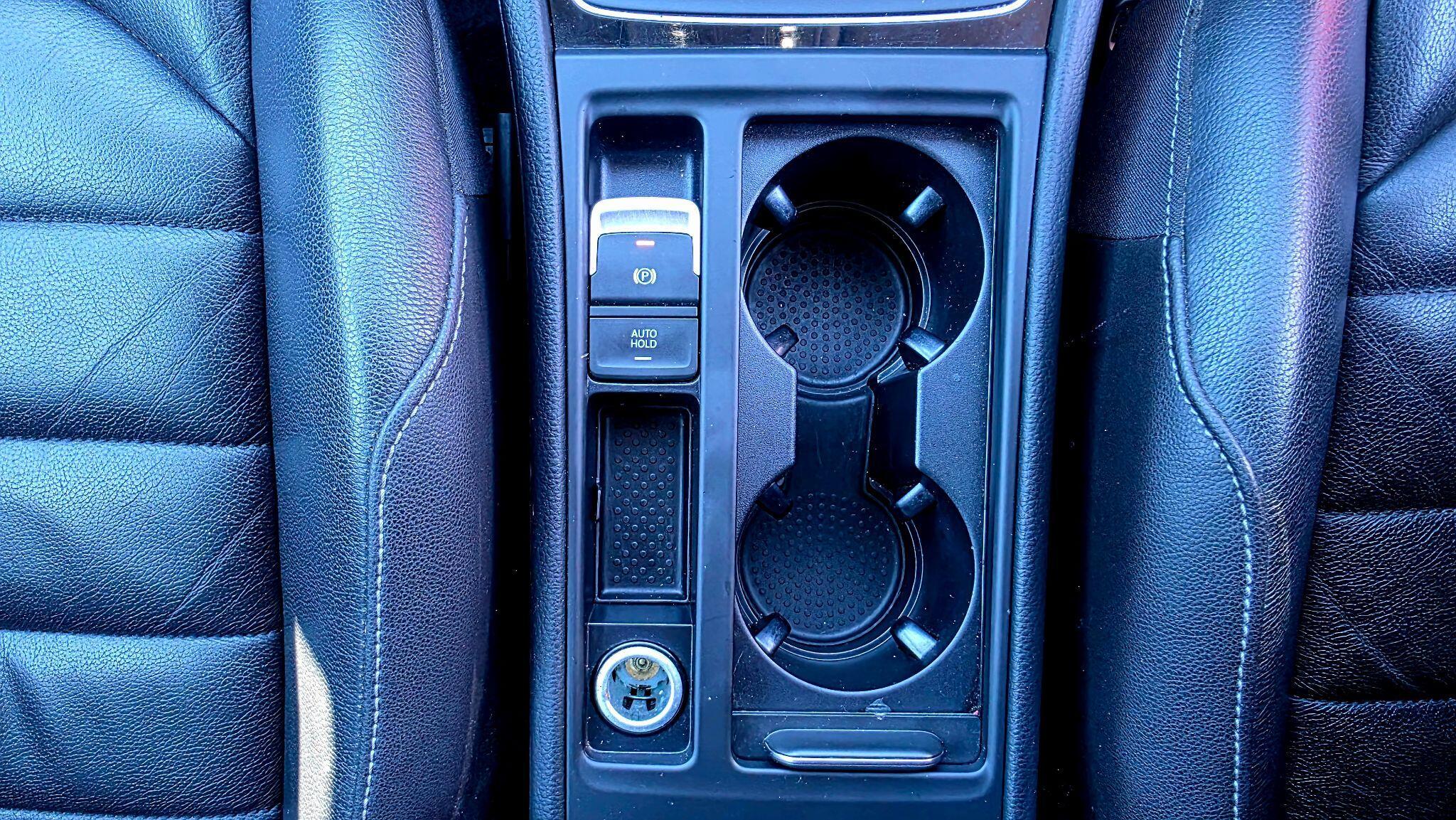 Volkswagen Golf - Image 25