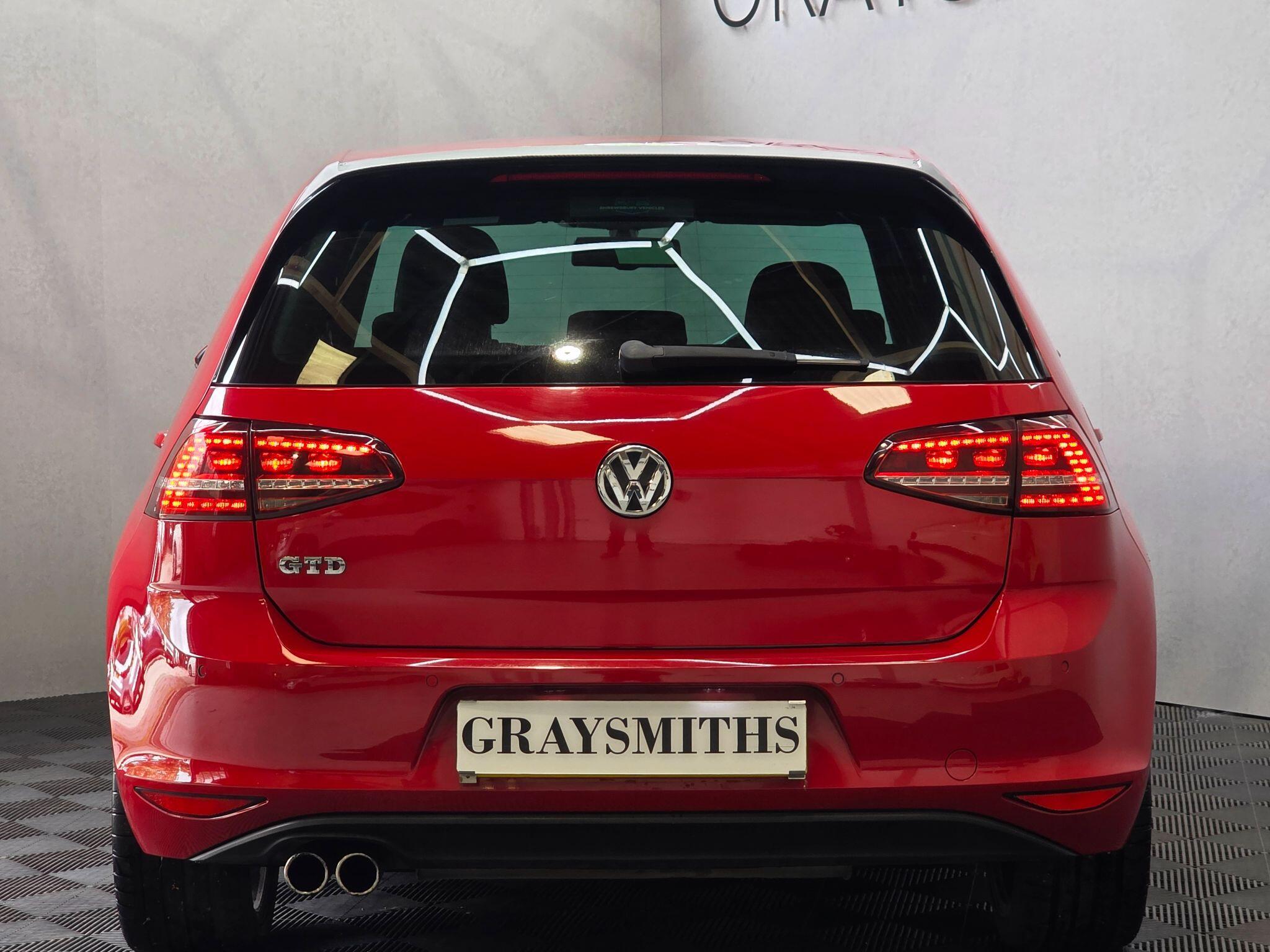 Volkswagen Golf - Image 10