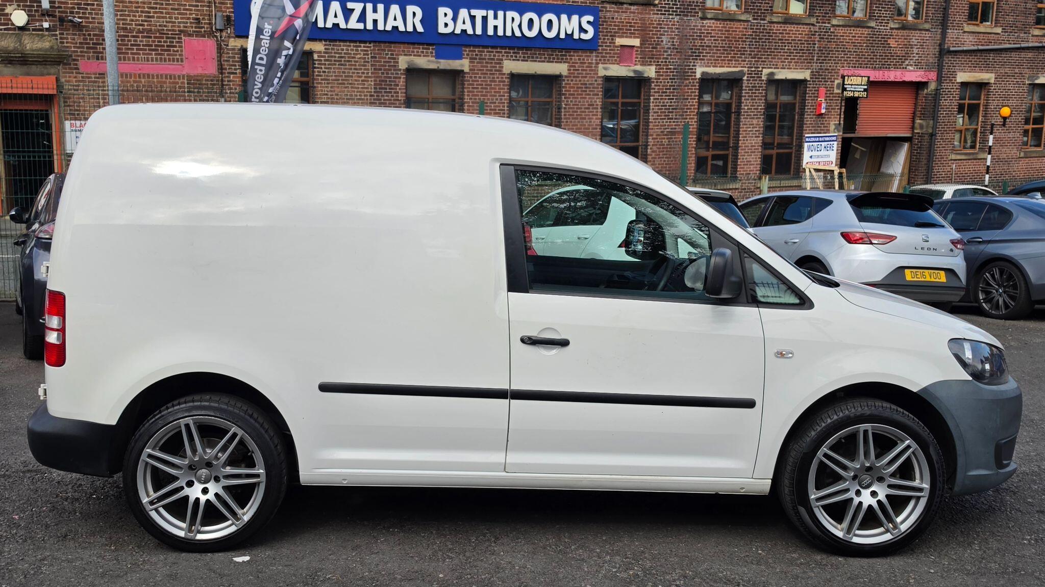 Volkswagen Caddy - Image 8